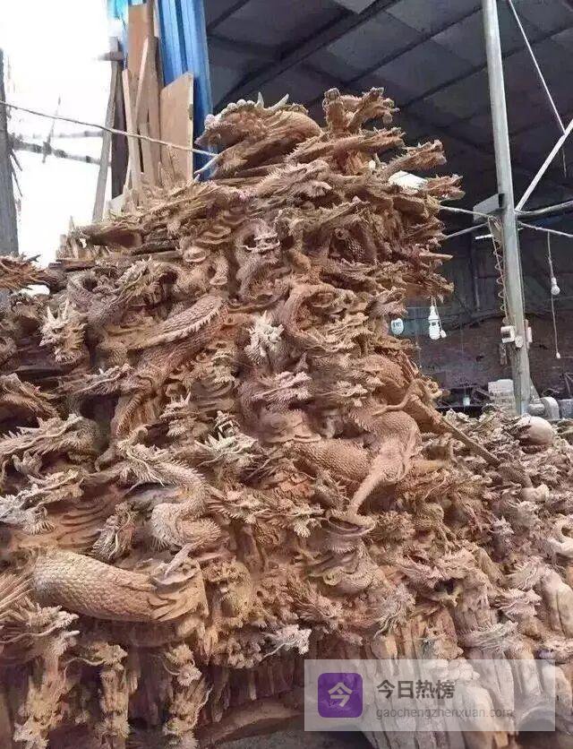 两年一刀：崖柏千龙雕刻全纪录