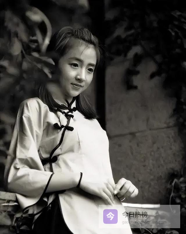 蒋介石身边女人多悲剧收场，唯独这个嗜赌成性的青楼出身寡妇善终，蒋纬国为她痛哭送终