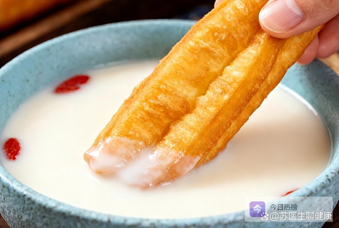 医生集体呼吁：脑梗患者停止食用！比甜食还黏血管，快撤下餐桌