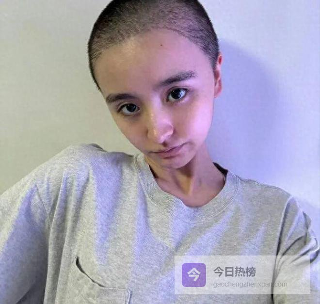 退圈女星自曝，被注射不明物质，不听话就头疼，秦岚也被牵扯其中