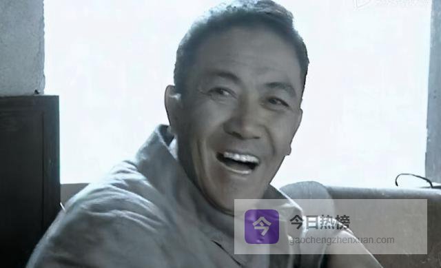 他本人是大将，妹夫同样是大将，姨夫则是上将，曾在他家放牛的人若未早逝也可能被授予将军军衔！