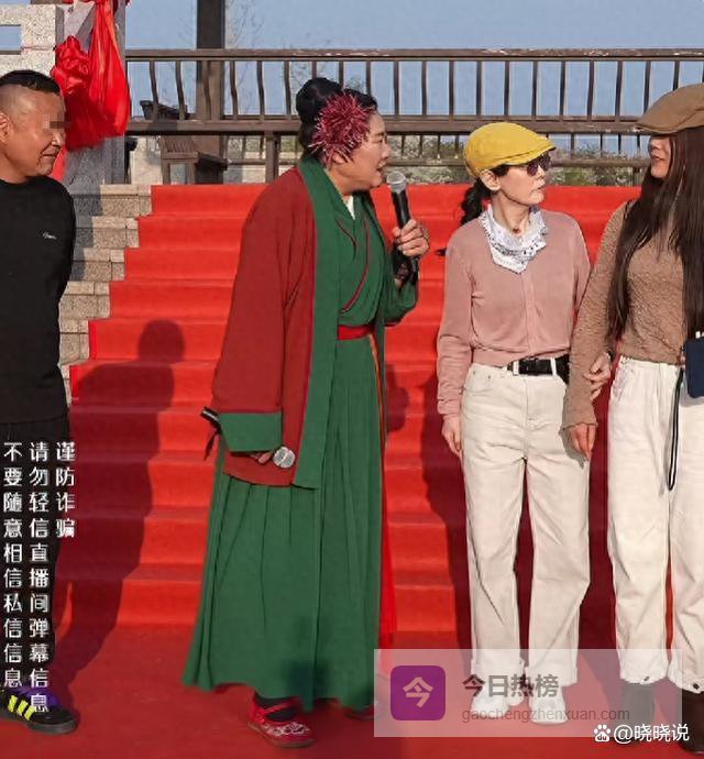 老婆上个厕所功夫，相亲老公竟被两位美女当场相中，回家后一顿暴揍