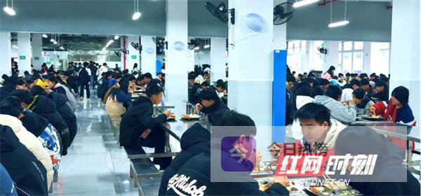 新田县职业中专：多措并举提升食堂服务质量