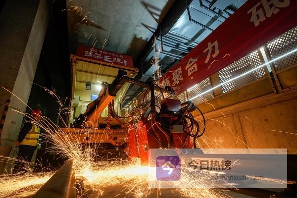 全长42公里、穿越长江口，上海轨道交通22号线全线轨道贯通