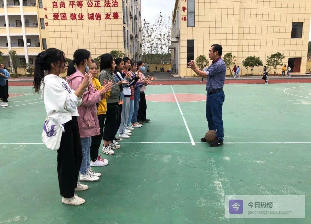 赤壁市实验中学：让兴趣点亮校园