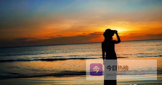 林徽因墓碑藏惊天伏笔，建筑师三字撕碎风月假象，这才是真女神