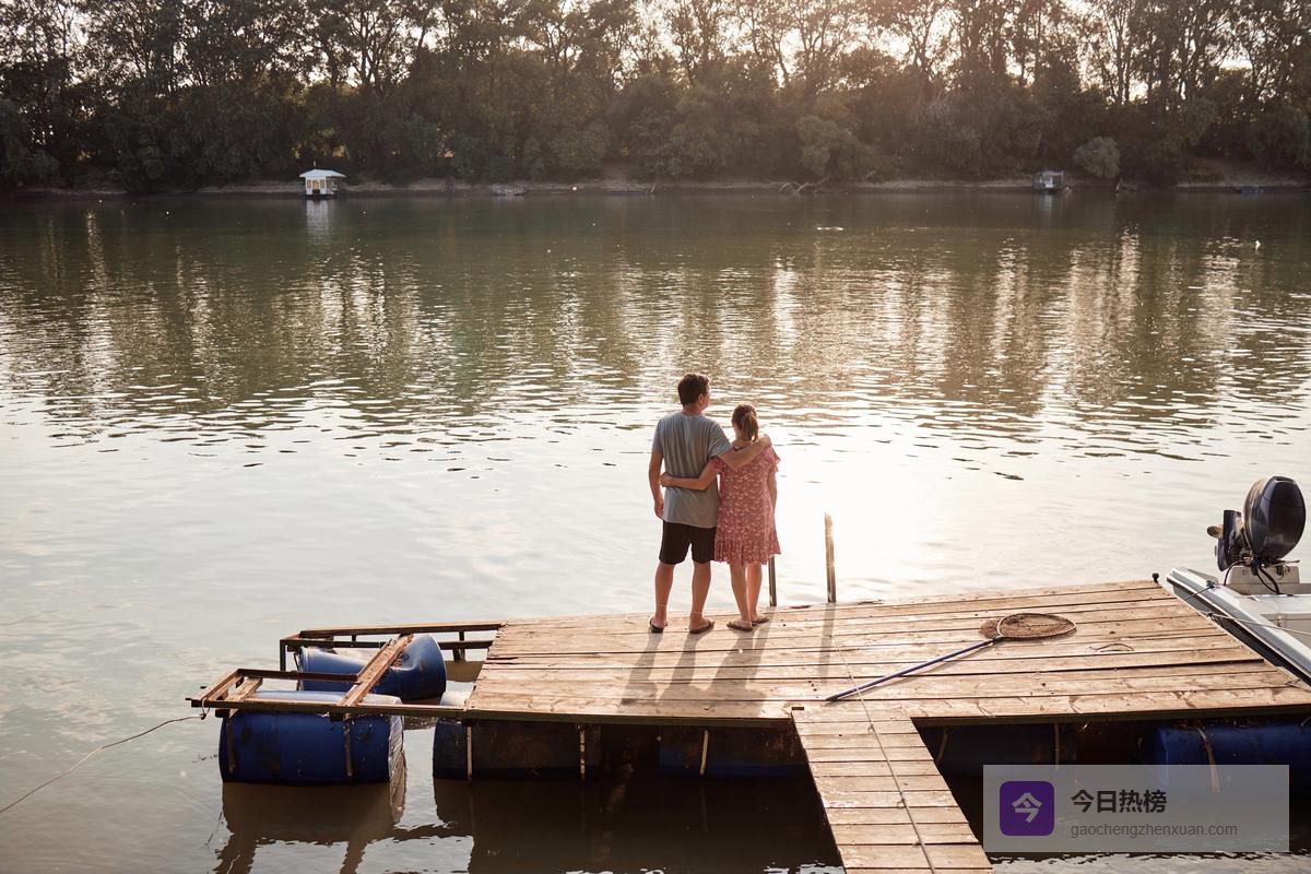 被世界看见的爱：当你成为他人骄傲的那一刻，爱情最美好