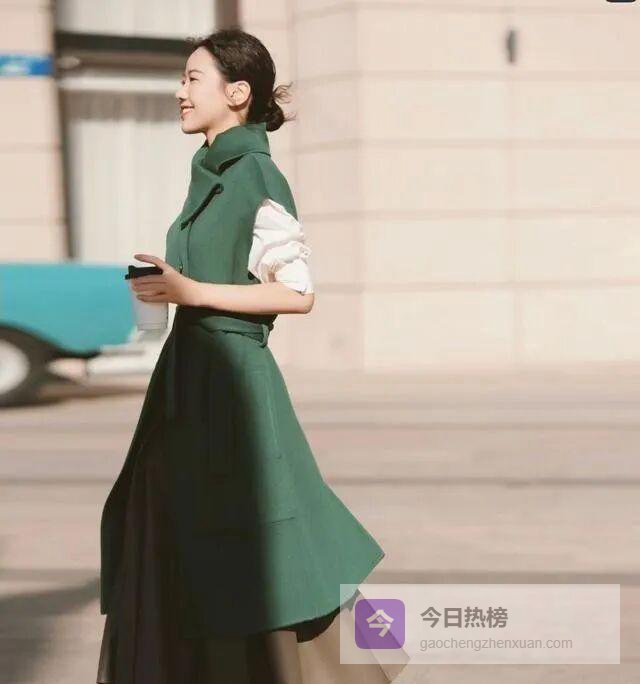 一句“像公交站台”，炸出千亿级市场的集体焦虑与审美内战