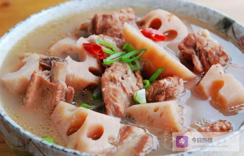 盛夏养胃汤粥全攻略：12款清凉食谱+3穴1搭档