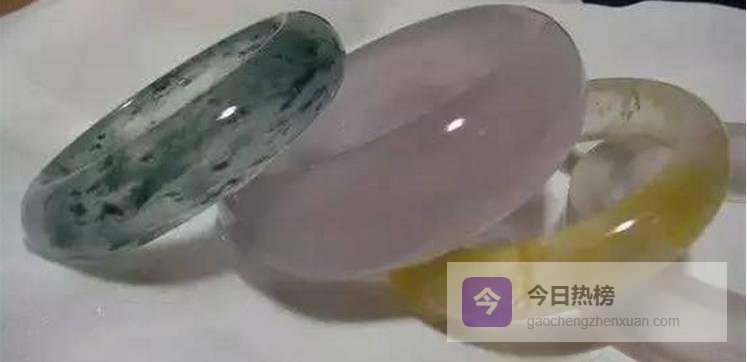 翡翠与水沫玉“同框”原石：共生真相与避坑指南