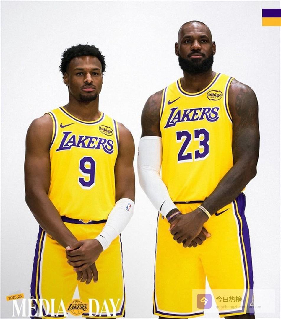 詹姆斯空砍豪华数据却难救主，为儿子狂送妙传无奈布朗尼8中1太紧张