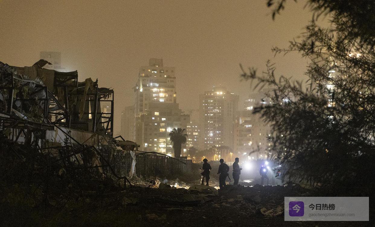 快报！快报！以色列议员加夫尼的住宅被击中。据央视新闻网消息，伊朗向以色列中部发射导弹