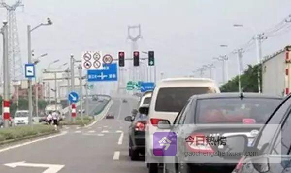 取消读秒的红绿灯，真能解决拥堵？