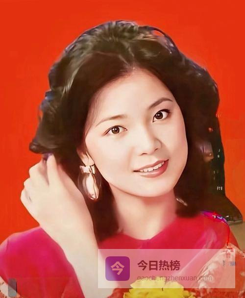 虚拟邓丽君开口唱歌，我当场破防，这波操作到底是致敬还是收割？