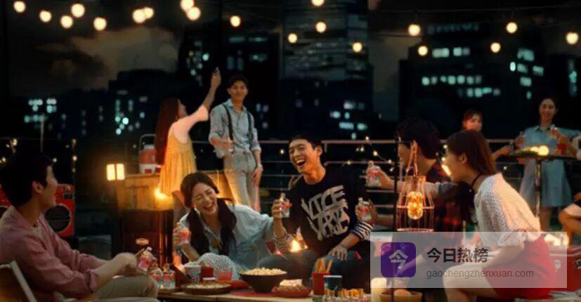 一句“干了这杯酒”，30万人同时合唱的青春返场