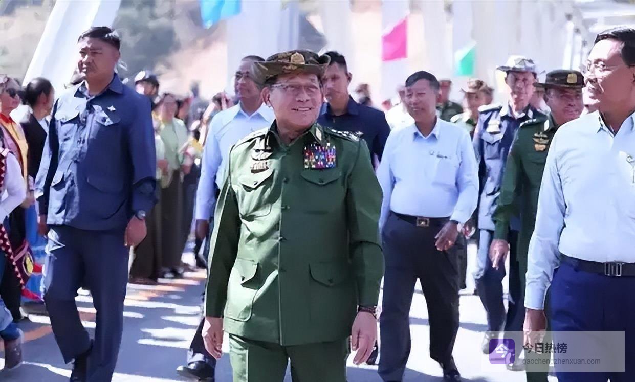 军装换西装！敏昂莱辞职竟是宪法“强制操作”？三重保险已备好，总统宝座稳了？