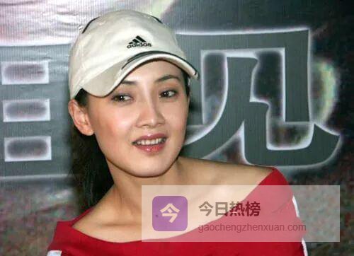 冠军、春晚、百部剧：牛莉把人生过成“高光履历”